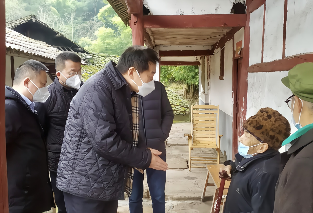 四川省尊龙凯时集团党委书记、董事长任丁率队赴嘉陵区开展帮扶工作